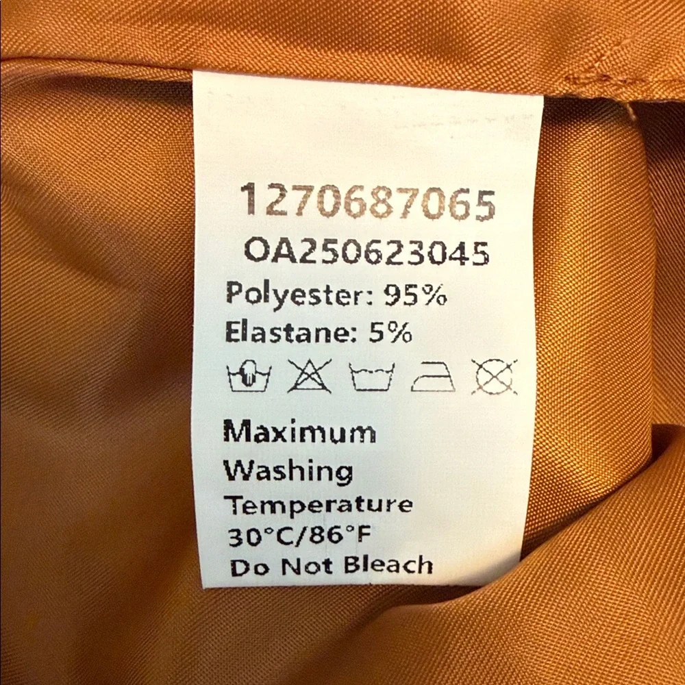 Commense Size Medium High-Waist Rust Brown Suede-Look Shorts with Gold Buttons - Picture 5 of 7